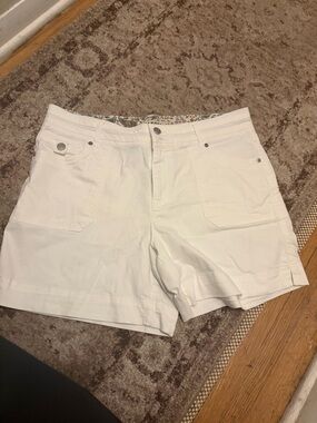 Women's White Bermuda Shorts with Front Patch Pockets
